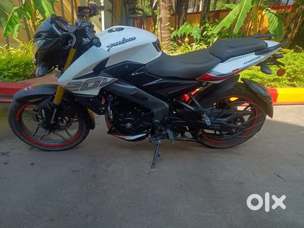 Pulsar NS 200 (2023) for only 130000/-