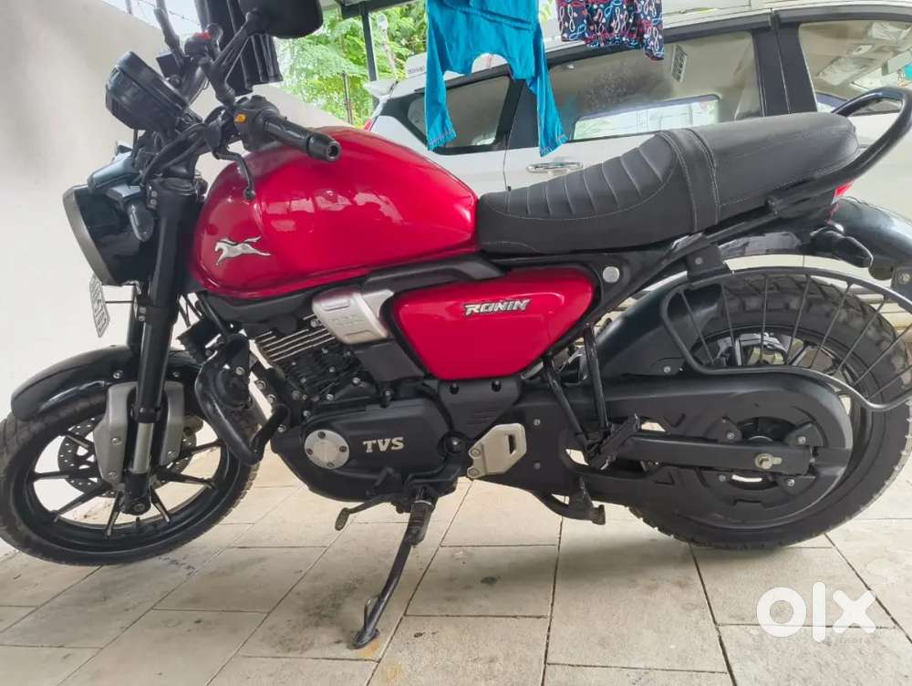 TVS RONIN 225 CC