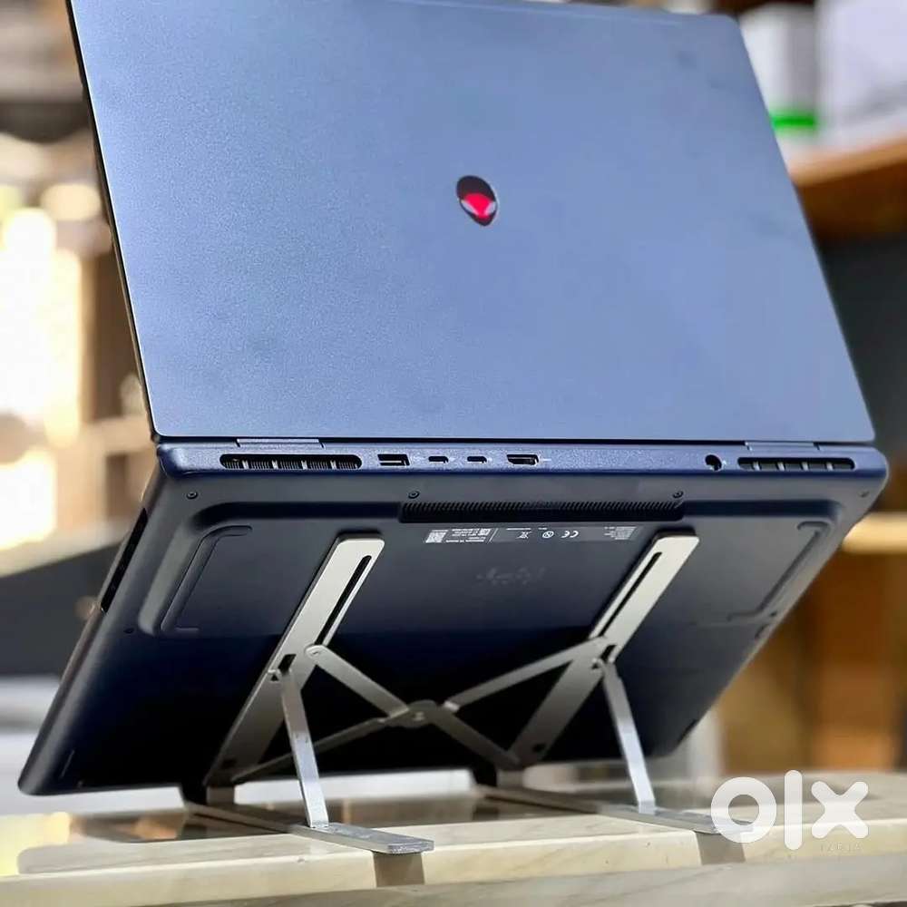 Alienware 16X Aurora 16 240Hz Gaming Laptop Intel Core Ultra 9 275HX