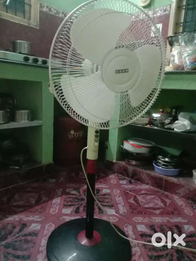 Usha  pedestal fan