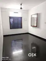 2 Bhk House 1st flr nr Tripunithura Eroor for small Family