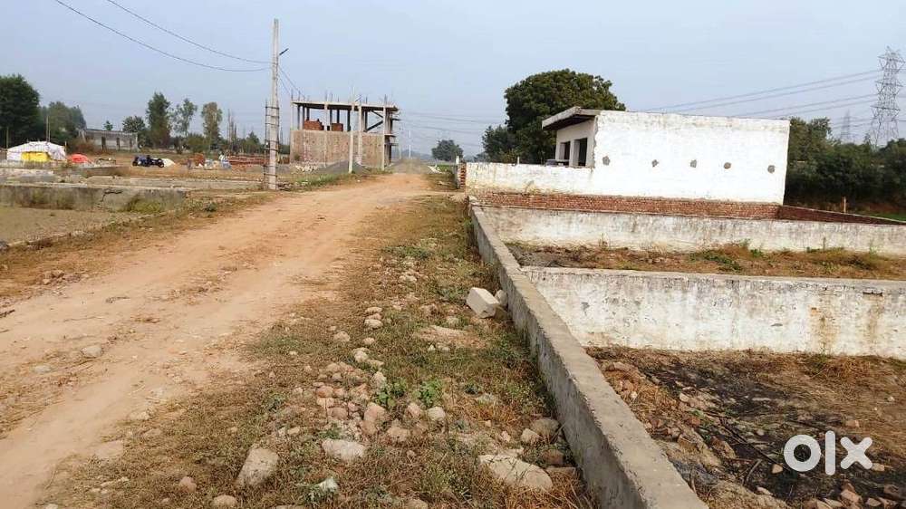 Ready to Move plot Sector 148 Metro Station Se-1km par plot