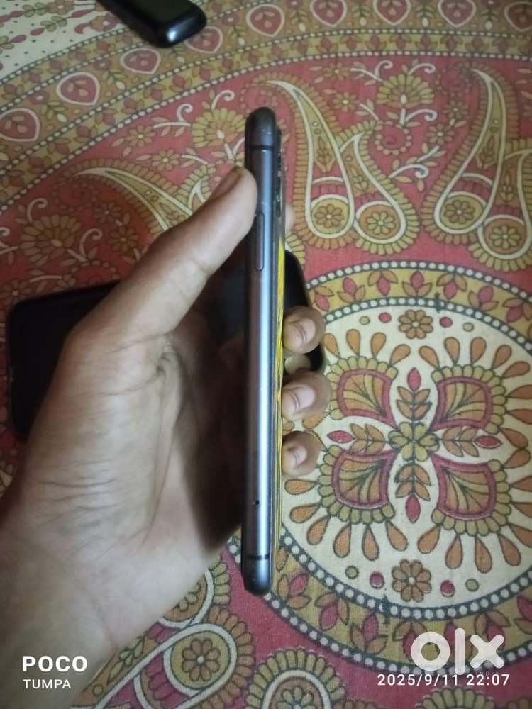 iPhone 11 64gb Battery health 84% money, problem, urgent sale