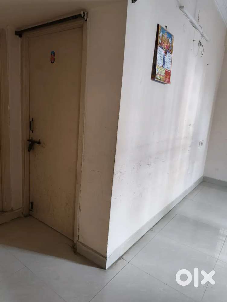 Sharing 1bh in a 2bhk apartment