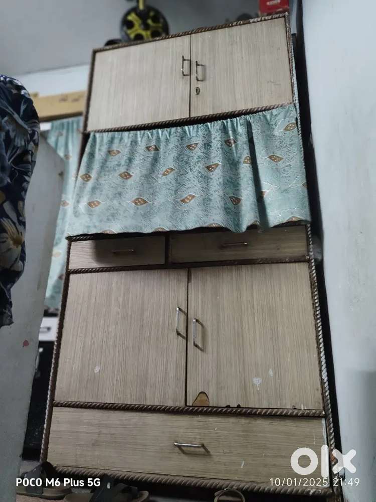 WOODEN ALMIRAH