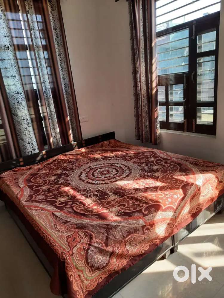 Independent room for rentFor working girls and small family