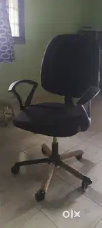 Rolling chair