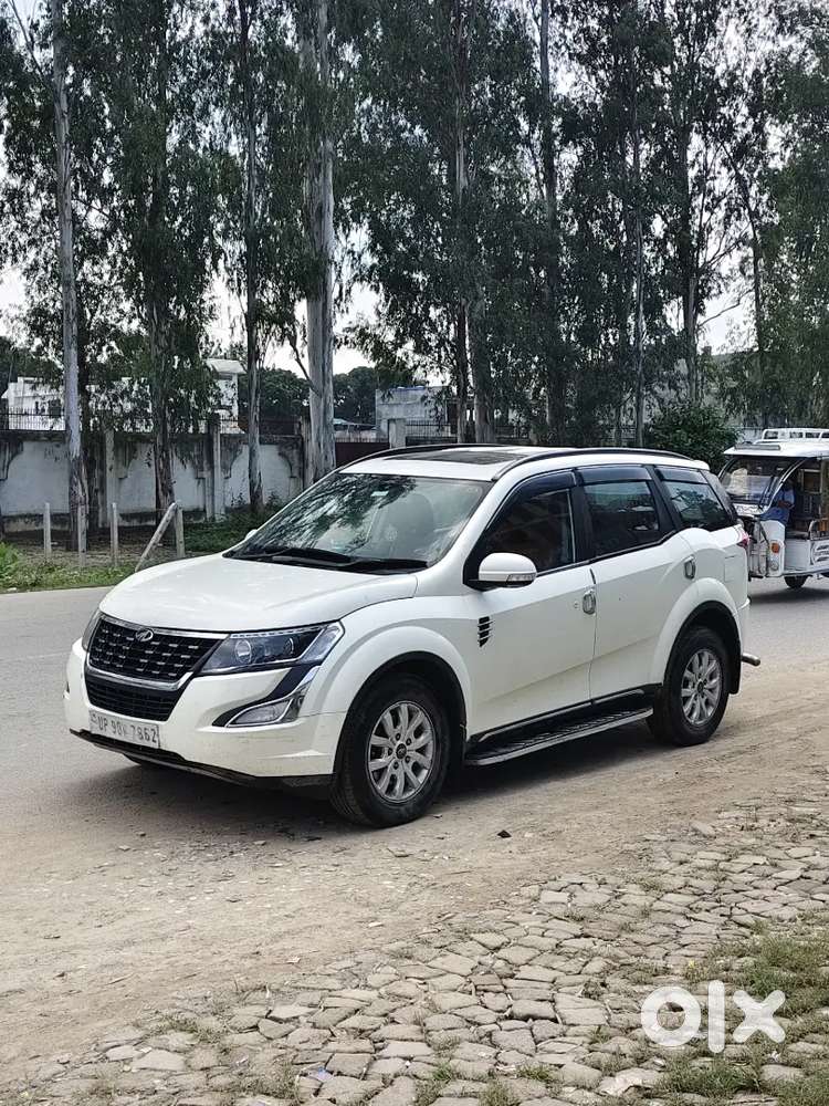 XUV 500 Sunroof Zero dep Insurance Tyre Battery under guarantee