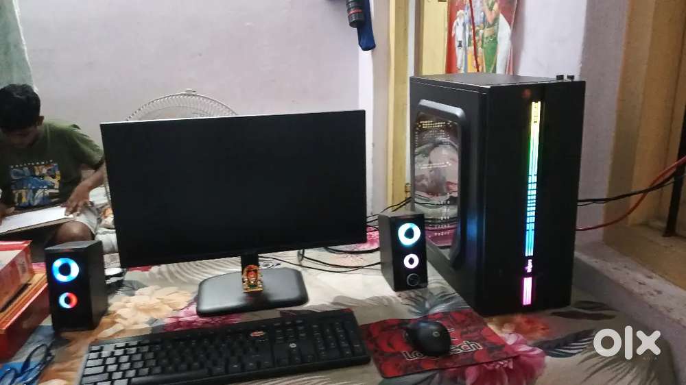 Acer monitor fingers cpu hp key board mouse