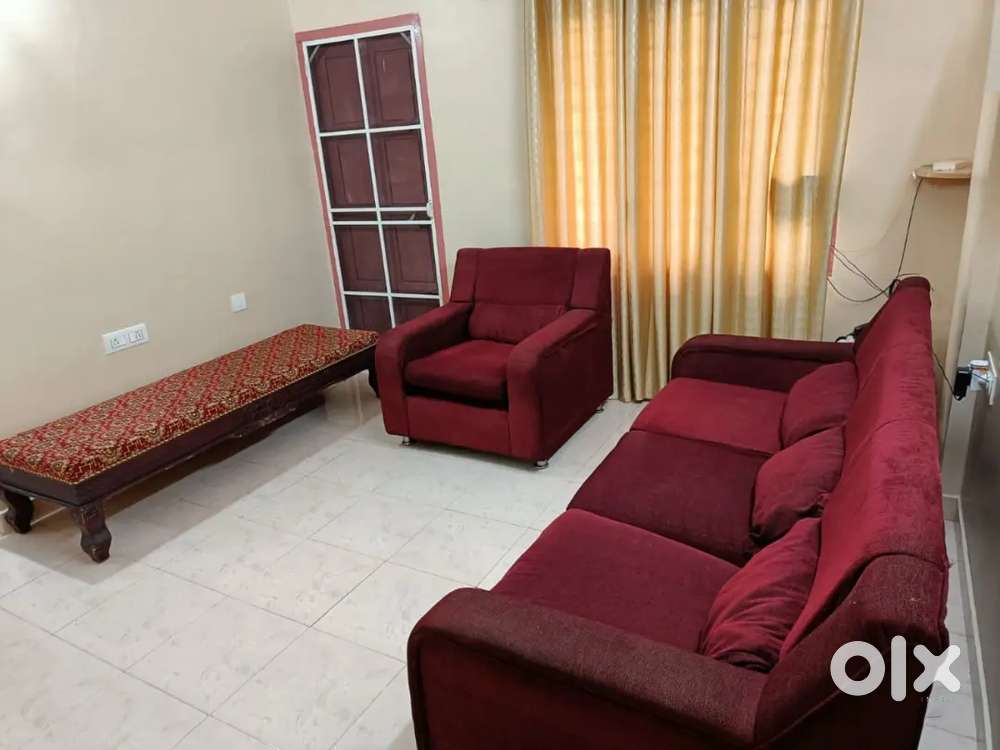 3 BHK FURNISHED APPARTMENT FOR RENT KALAMASERY.METRO NEAR  5 BACHLERS