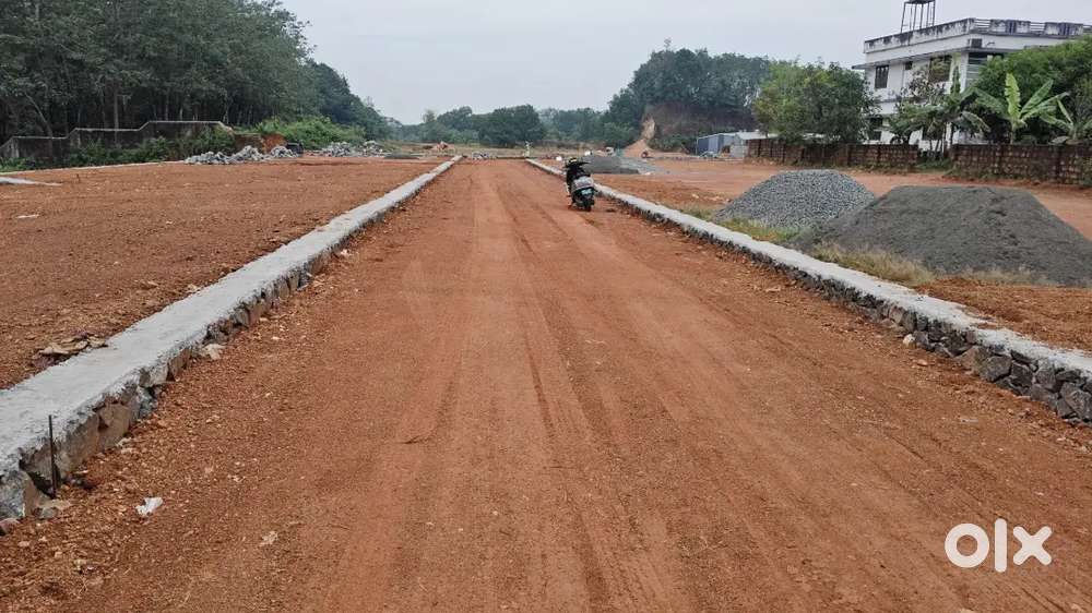 Aluva vazhakulam 3,4, 5, 10 cent house plot