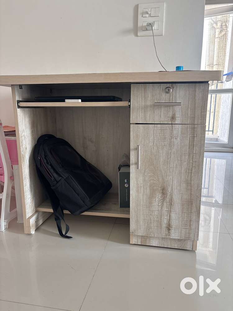 Computer table and chair for sell