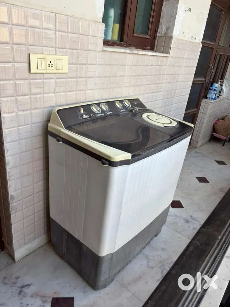 LG Semi Automatic Washing Machine