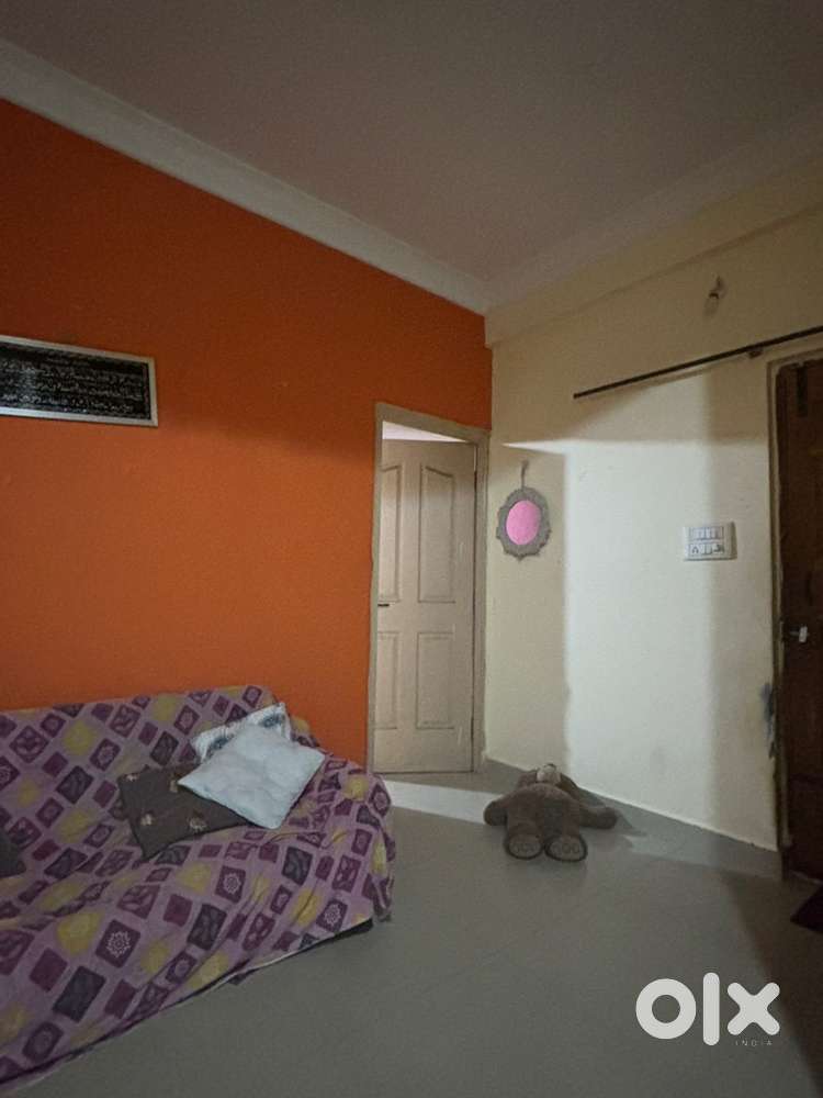 Room is semifurnished ready to shift