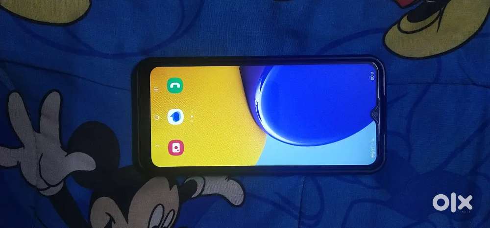 Samsung galaxy m04     and. Redmi note 7s.