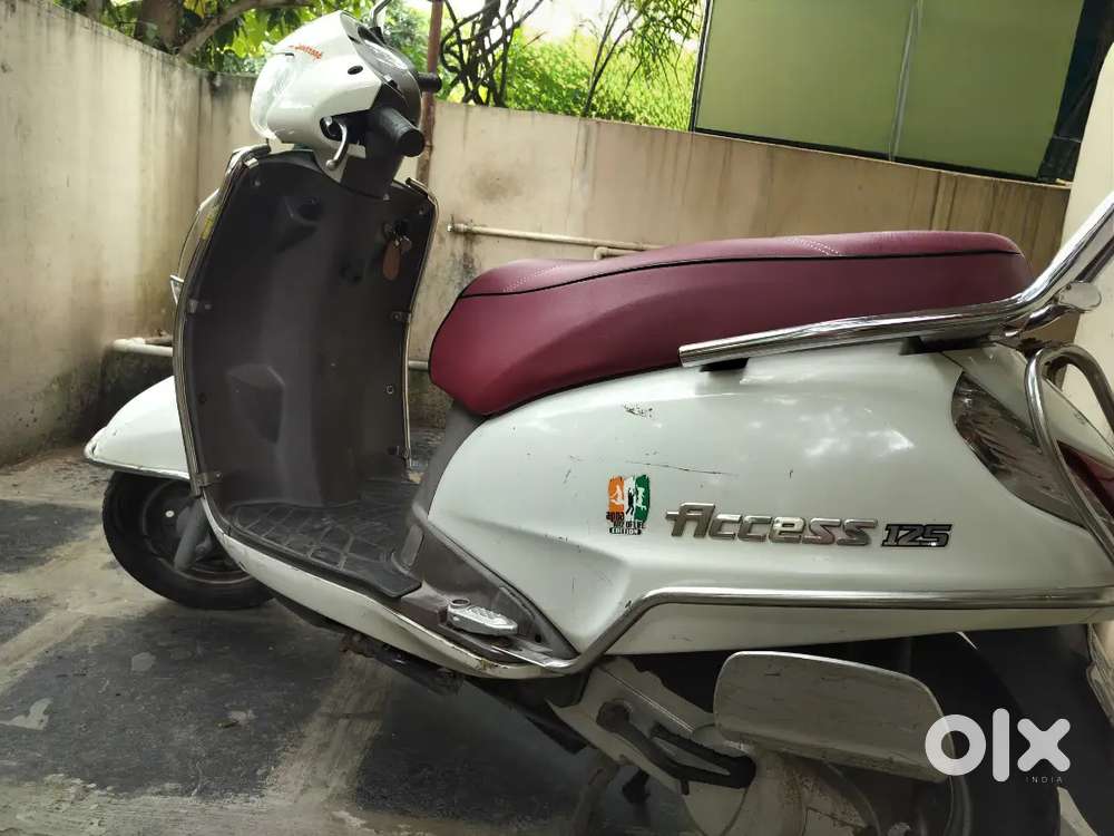 Access125 White