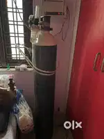 Oxygen cylinder