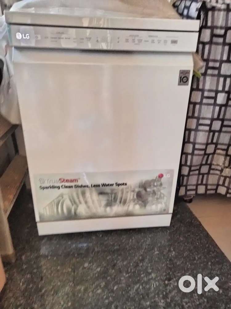 LG 14 place Dishwasher as good as new