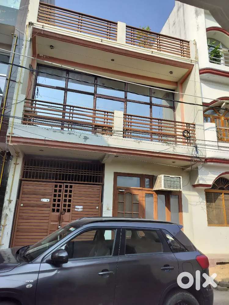 2 bhk room available for rent
