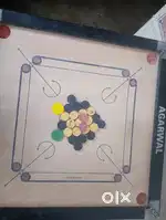 Carrom board