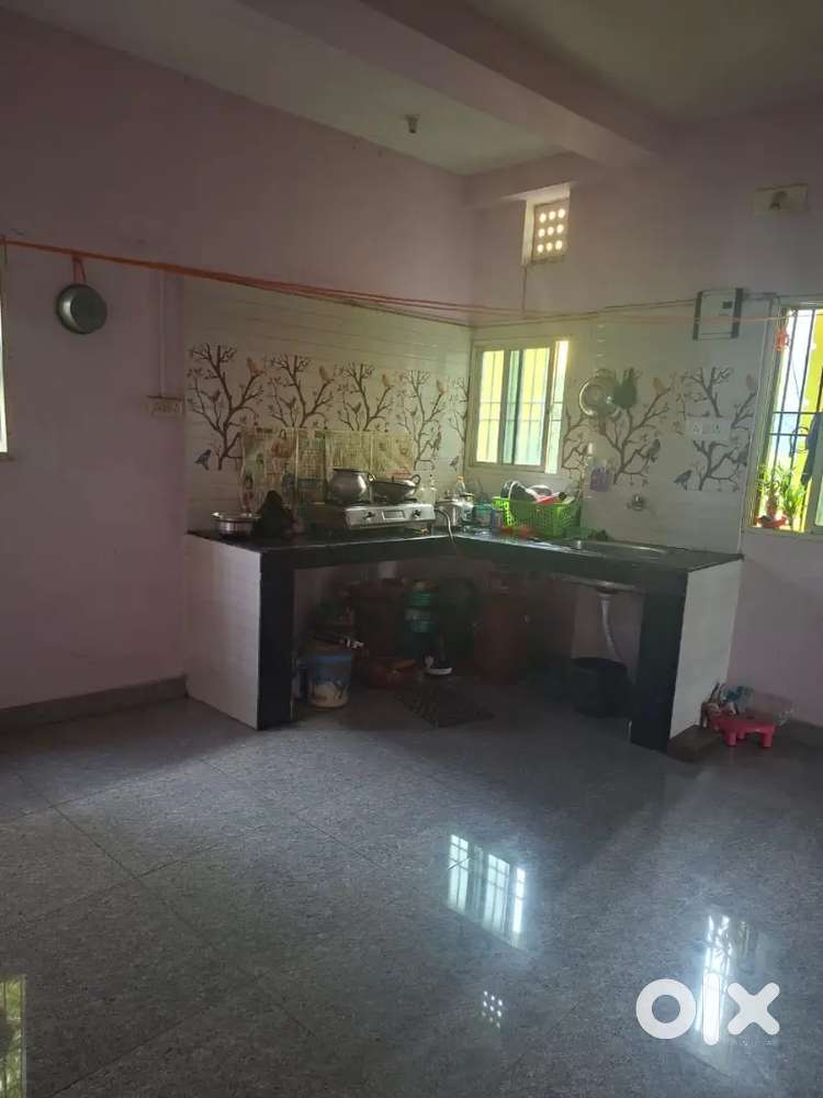 Looking for a female roommate