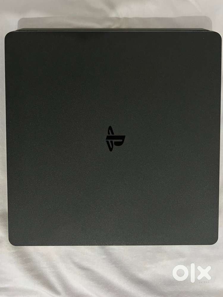 Ps4 slim 1 TB with Racing kit