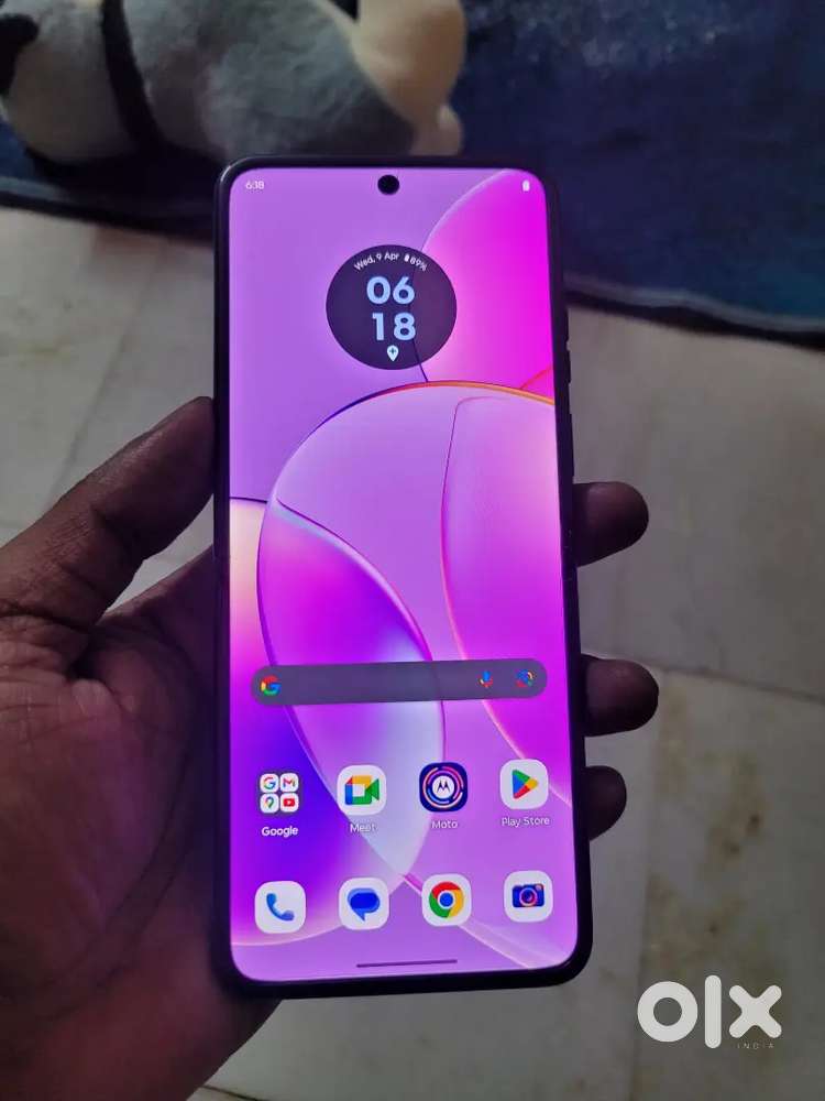 Moto Razr 40 (5G) 256GB With Bill Box