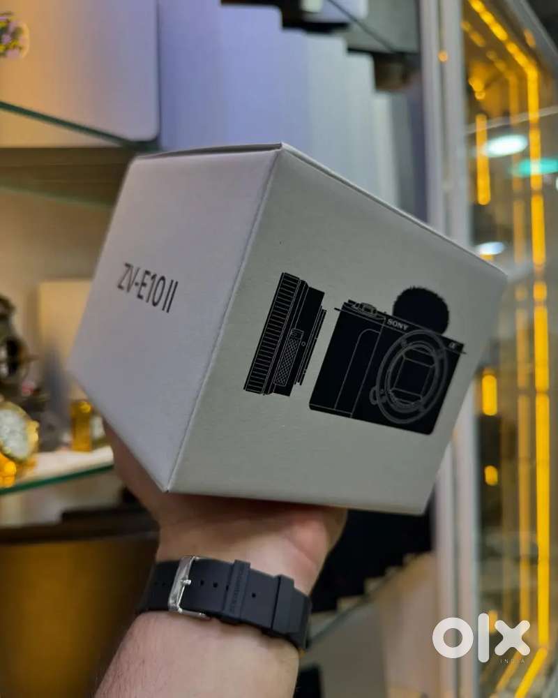 Sony ZV E10 Mark Mirrorless Camera White