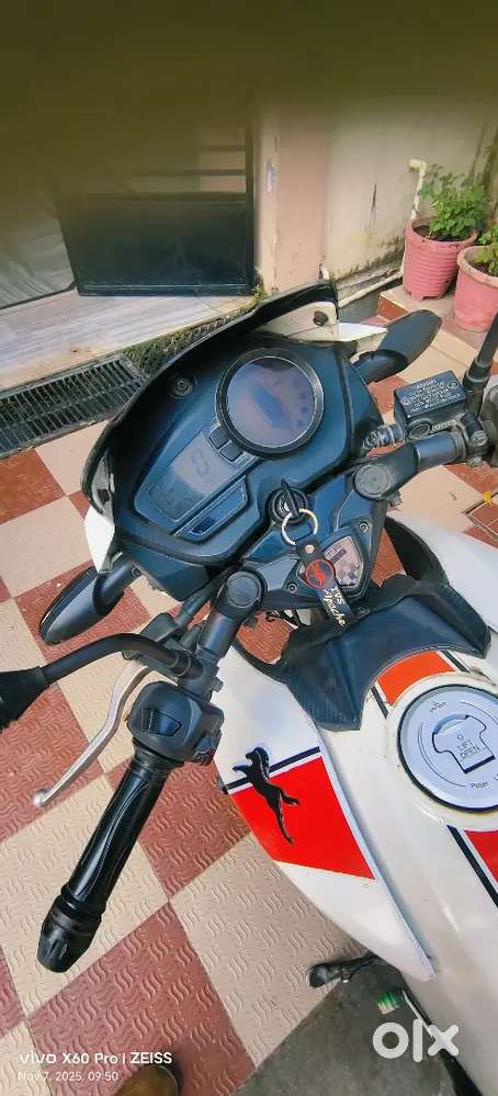 Tvs Apache RTR 160 2v double disc ABS