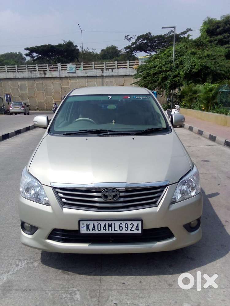 Toyota Innova 2.5 V 8 STR, 2013, Diesel