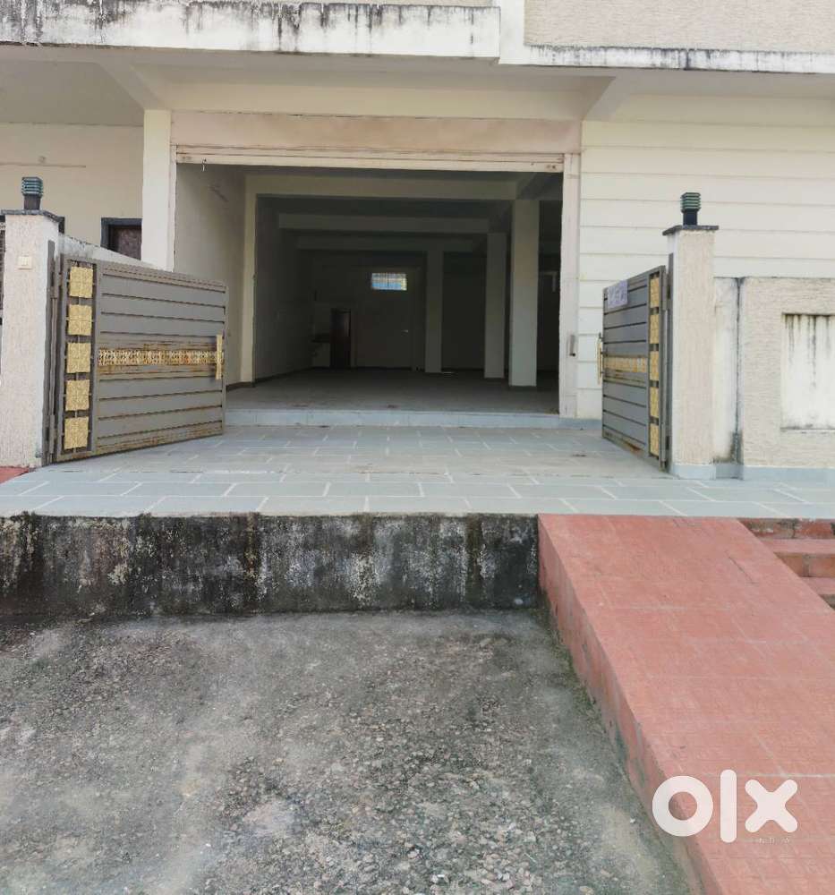 COMM. WAREHOUSE FOR BANK,COACHING,LIBRARY,OFFICE, COURIER,TRANSPORT CO