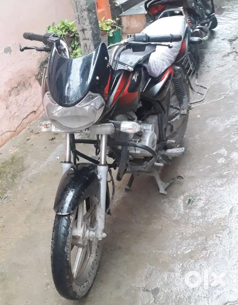 Bajaj discover 125 disc brake model