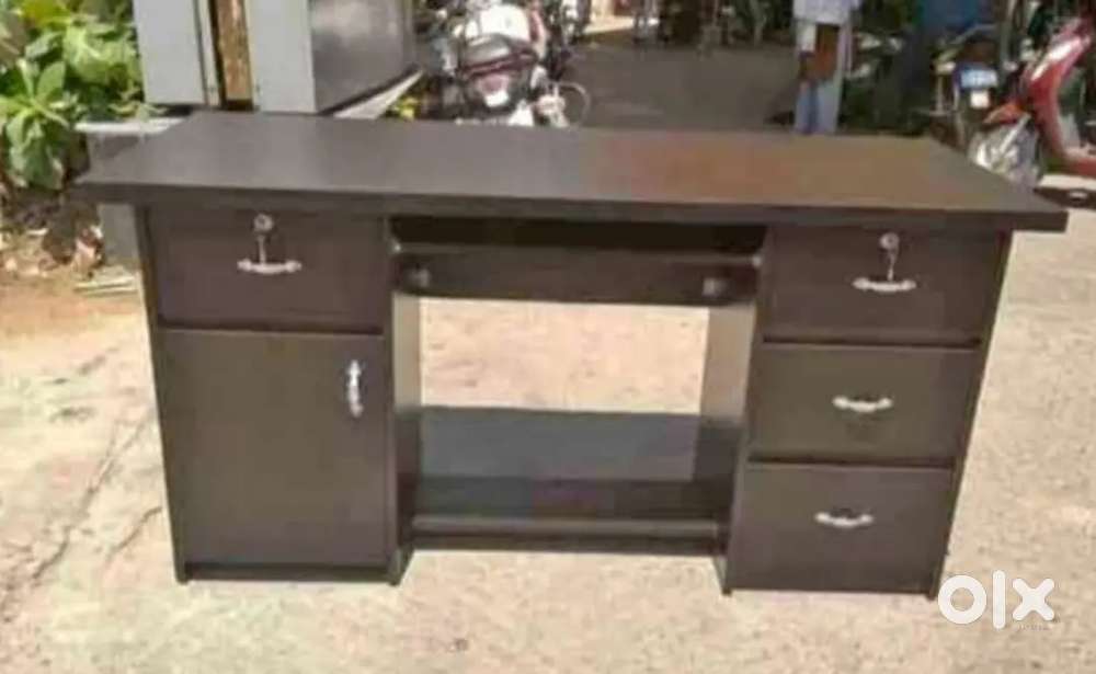 Office Table BrANd New
Bangalore furniture outlet