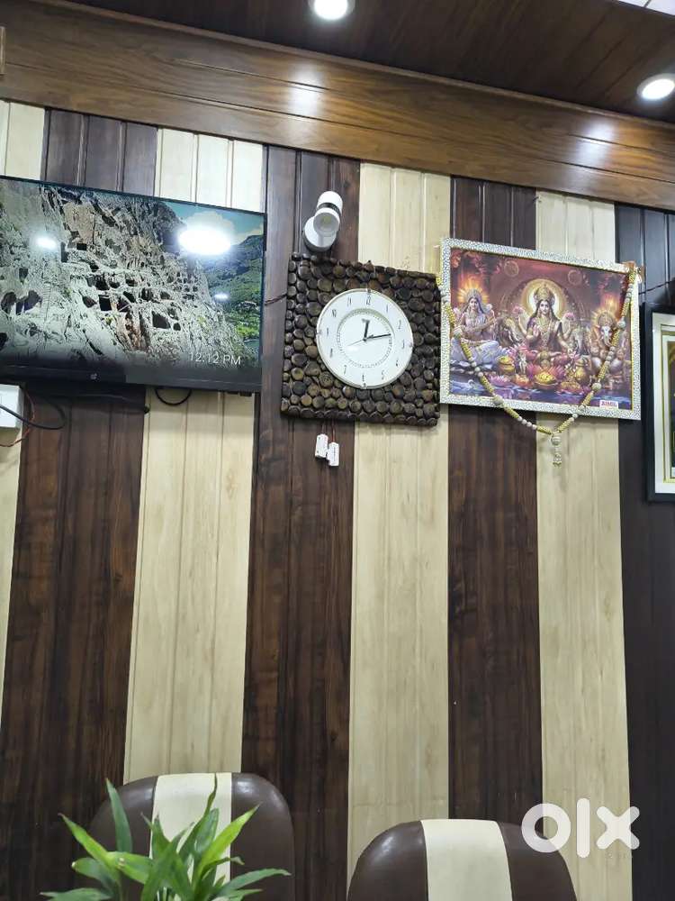 3 लोगों के फैमिली में खाना,झाड़ू पोंछा,बर्तन,सफाई हेतू लड़की/महिला की।