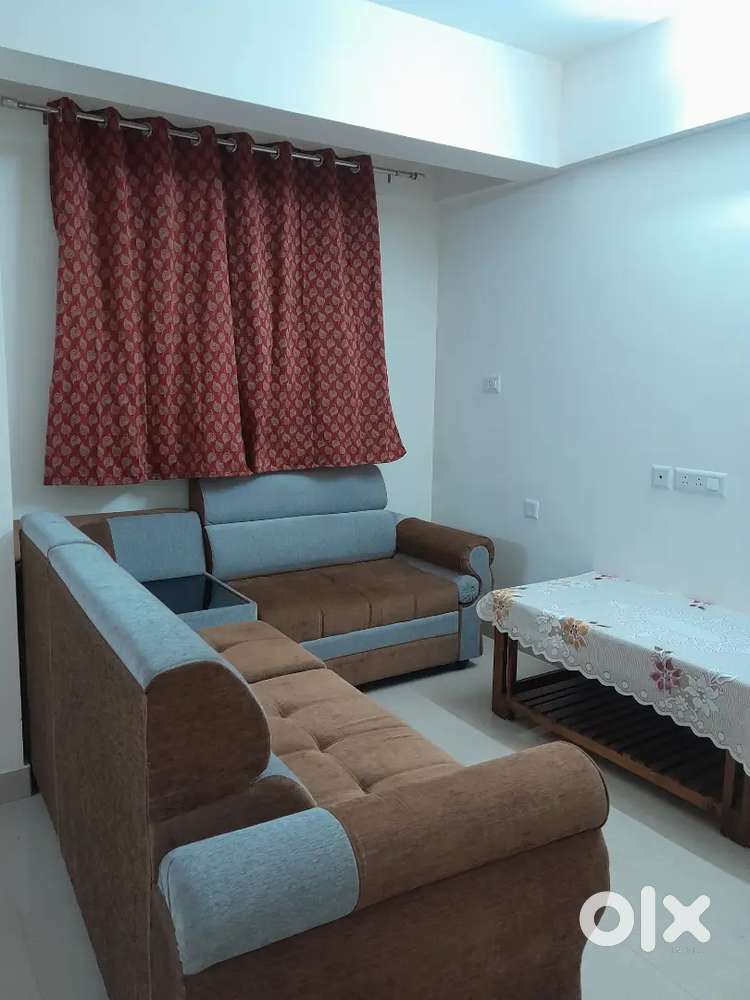 1BHK semi furnished flat for rent