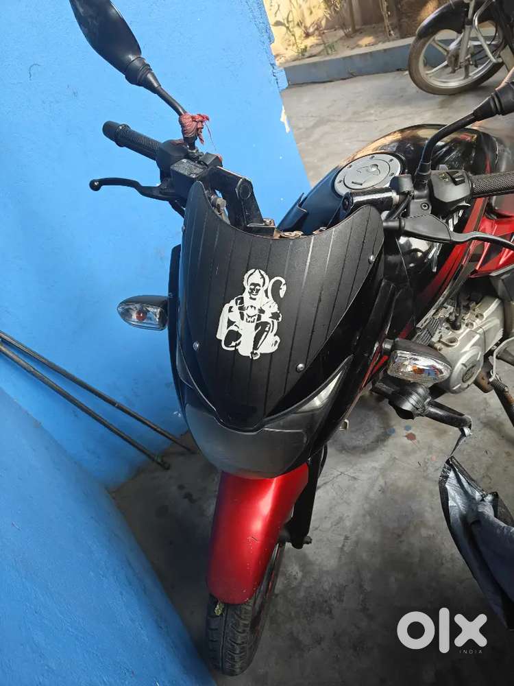 BAJAJ PULSAR 150