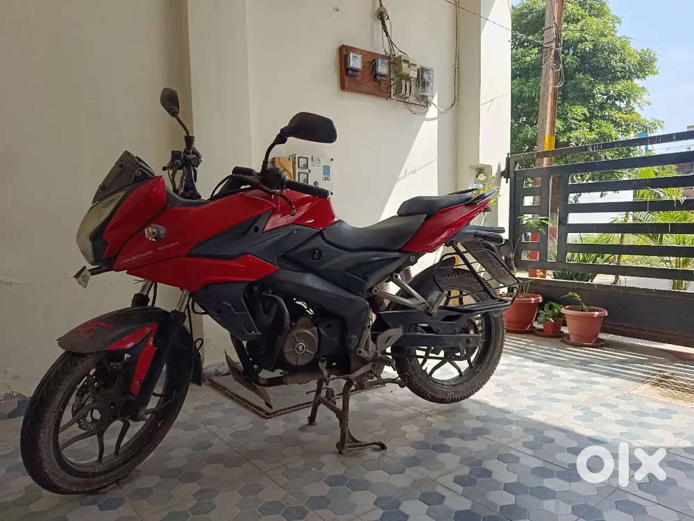 Top condition: Pulsar AS150