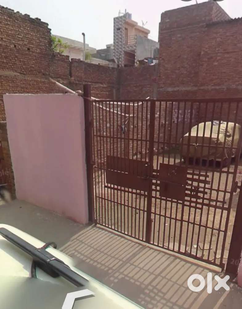 Plots available in nihal vihar size 60,120,80guj(sq. Yards)