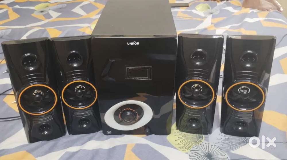UNKOR Bluetooth Speaker & Woofer (4 x speakers + 1 x woofer)