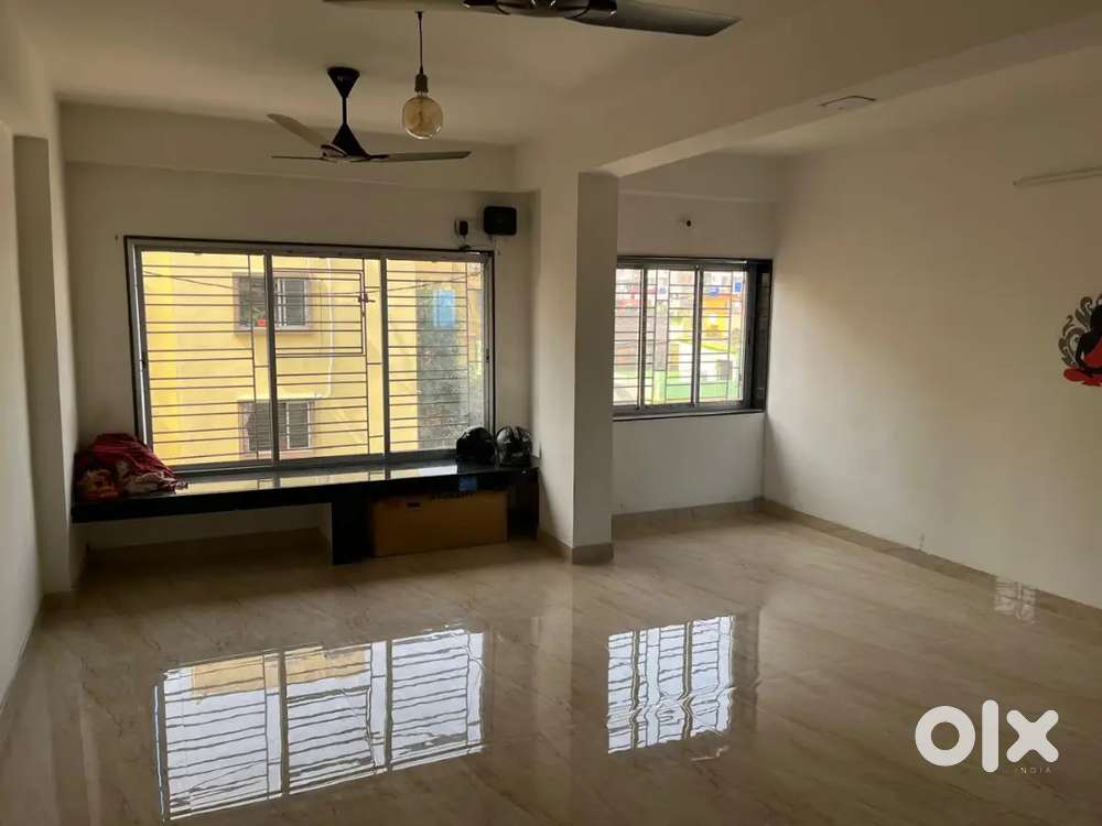 3bhk sami furnished flat available  rent in chinarpark,loknath mandir