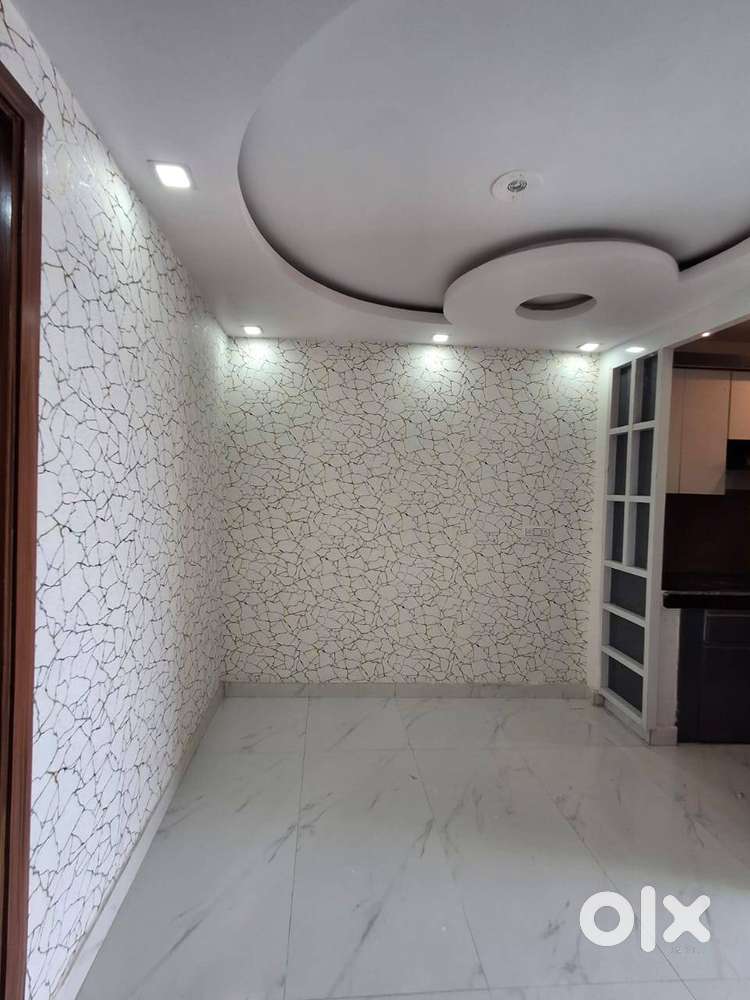2BHK Top Floor with Roof Rights & Car Parking in Uttam Nagar