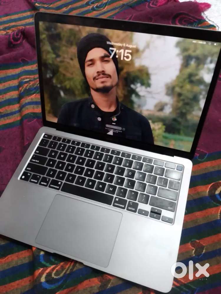 Macbook M1 model 2020