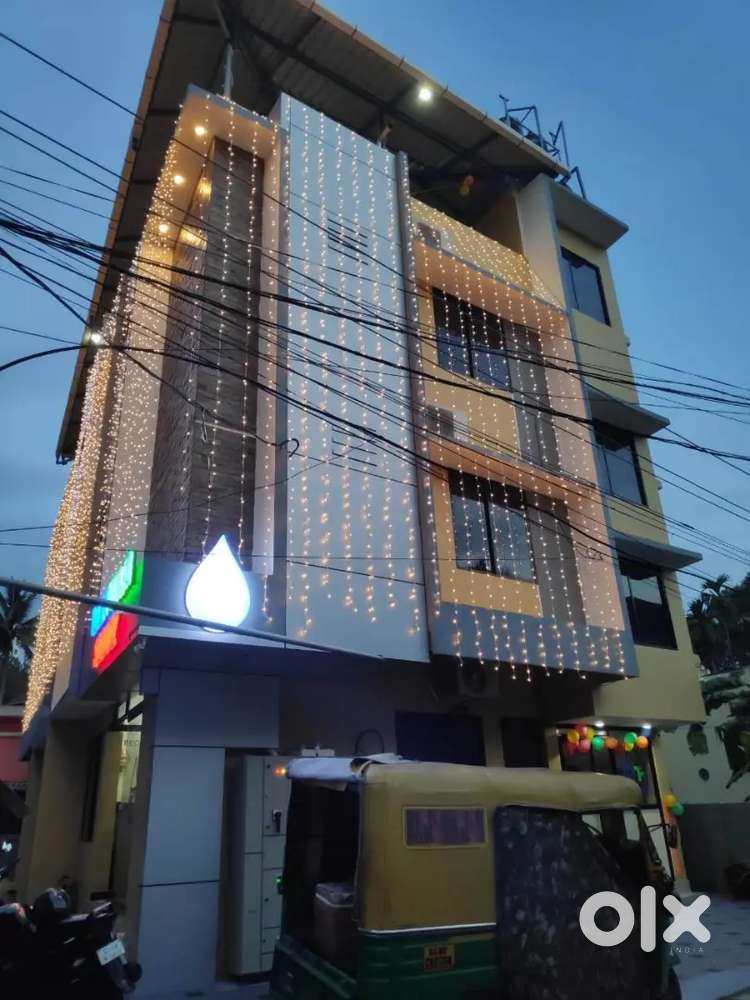 Daily, weekly Full Furnished Rooms - Family/Couples, in Palarivattom