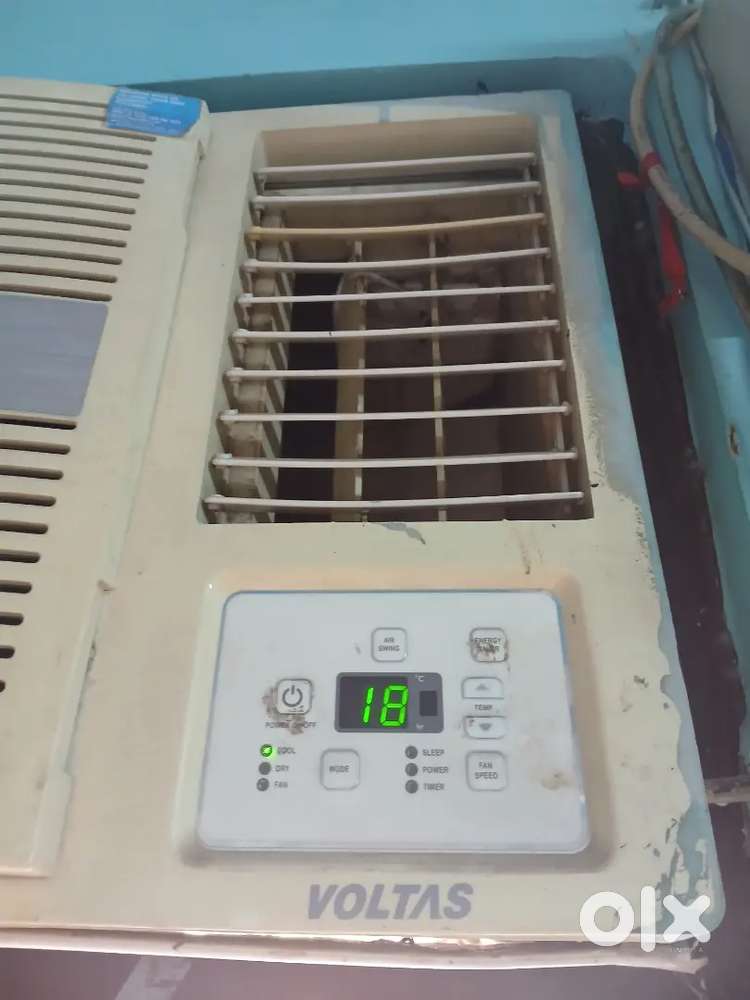 Voltas 5 star window 1.5 ton ac good condition and good working