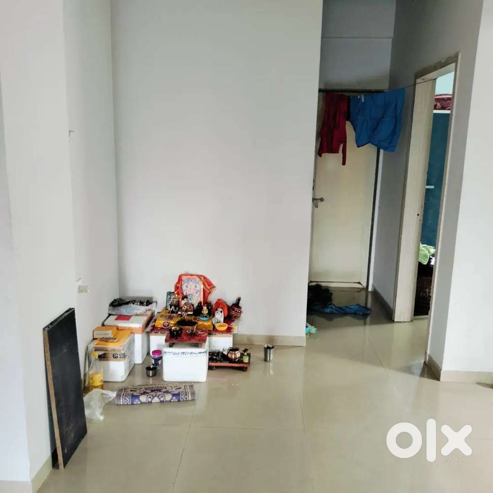 Need for female roommates