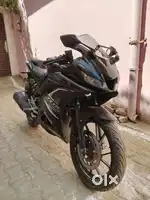 YAMAHA R15 version 3
