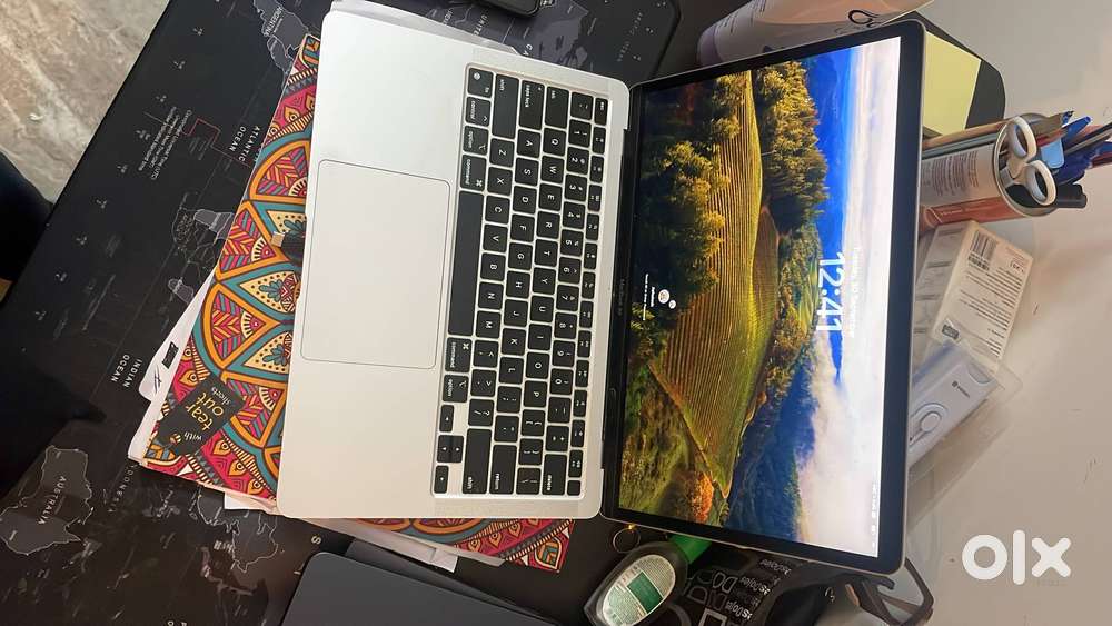 Apple MacBook Air M1 8GB/256GB Silver - 1.5 Yrs Old