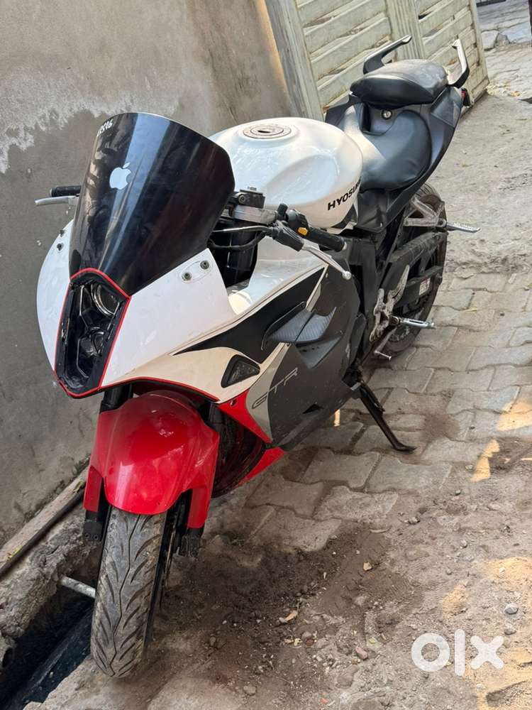 Hyosung GT250R