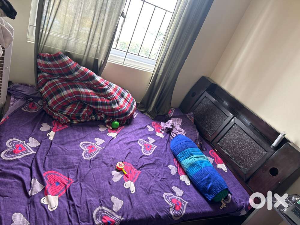 Quene size bed with Storage