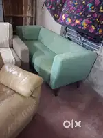 Large green sofa 3 seater whit 2pic cushion